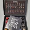 Koffie Proeverij Pakket Met 20 Stuks Verschillende Smaken En Mystery Card 'Enjoy The Sweet Moment' Met Persoonlijke (video) Boodschap | Verjaardag | Sinterklaas | Kerstpakket | Vaderdag | Moederdag | Jubileum | Valentijnsdag -Koffieserie Winkel 899x1200